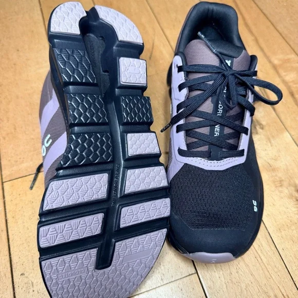 On Cloud runner Low Black/Grape W Size 7 - Picture 5 of 7